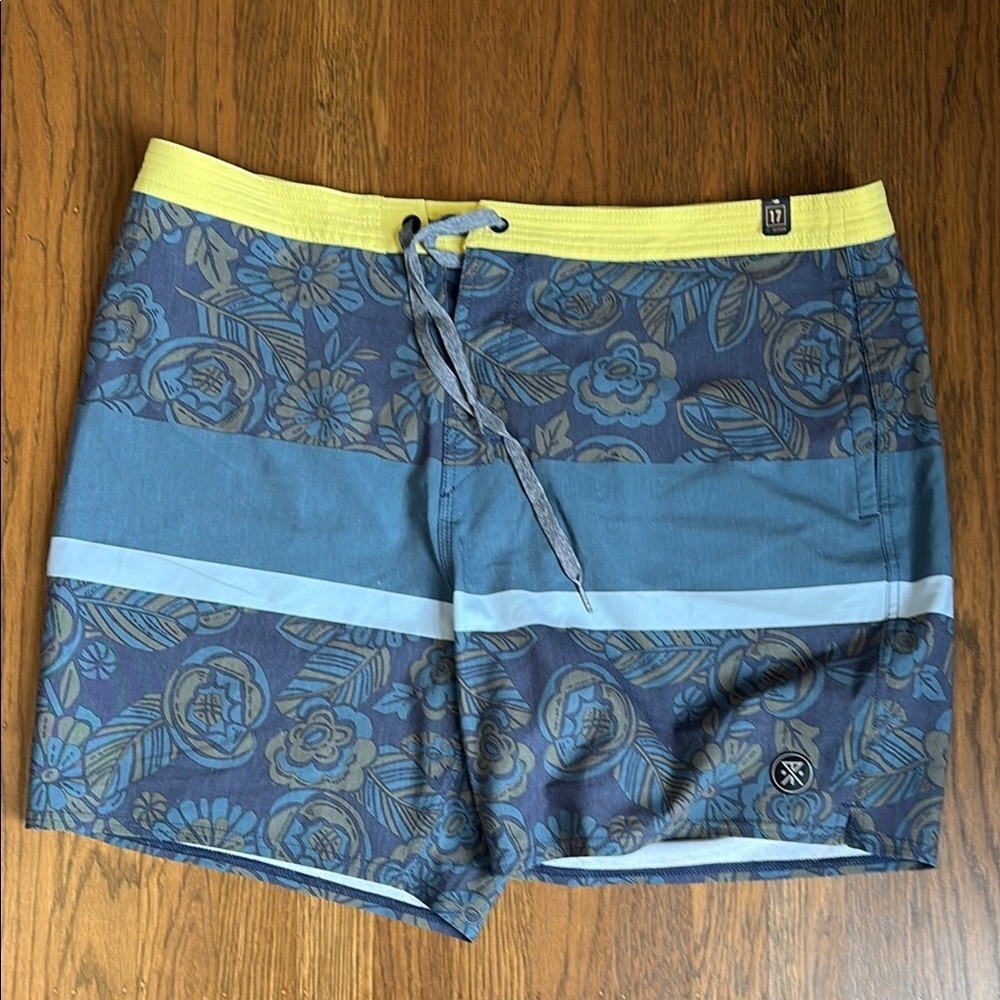 NWOT Roark the chiller series Men's boardshorts size 38